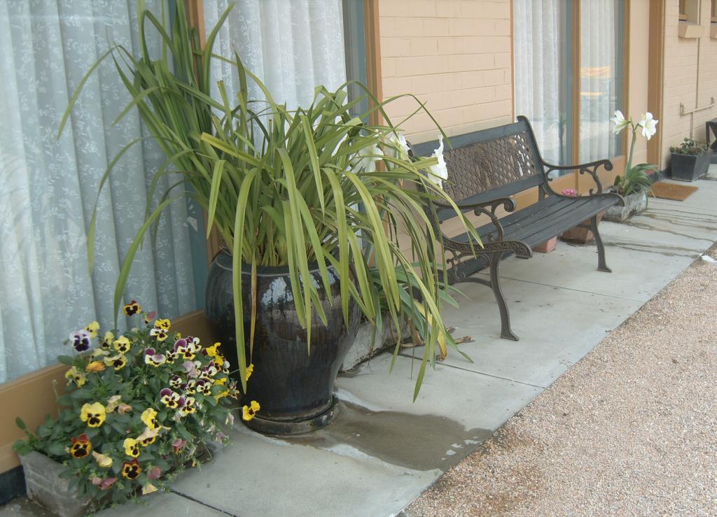 Travellers Rest Motel Bairnsdale Esterno foto
